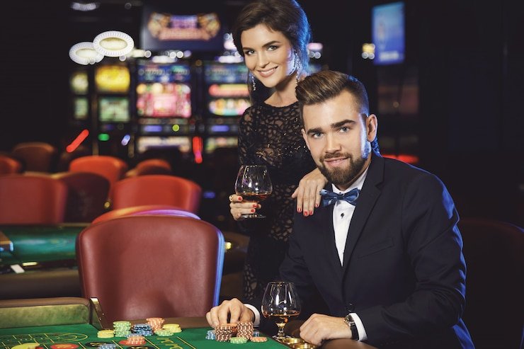 pixbet Personas que reparten cara a cara